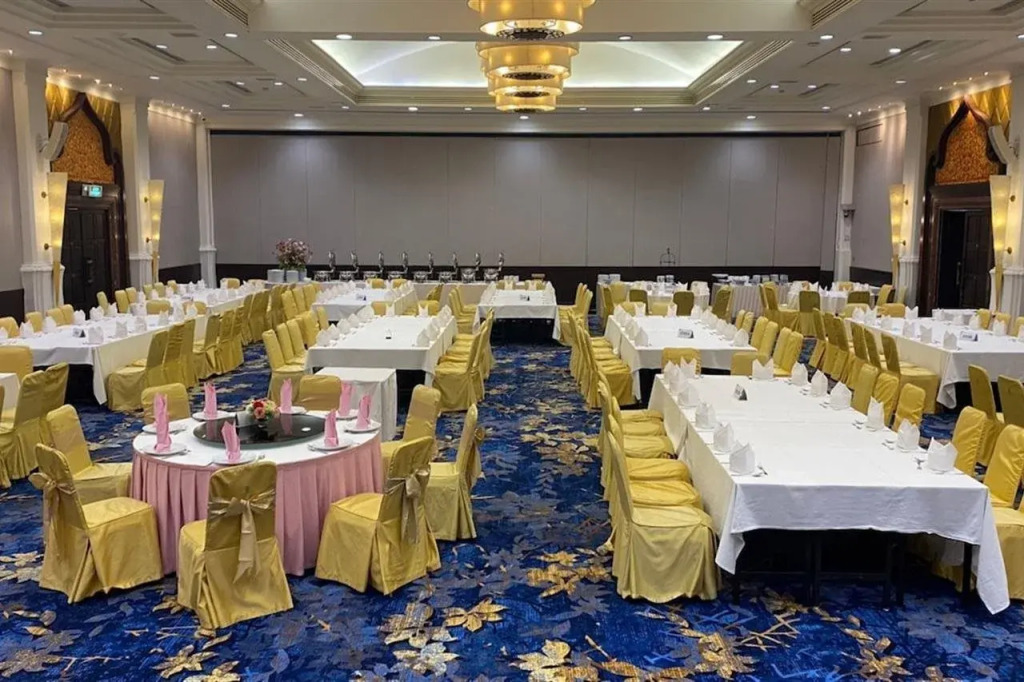 Krungsri River Hotel