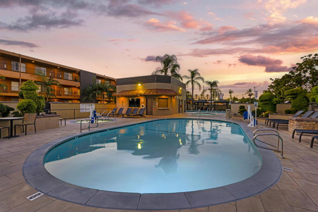 Best Western Plus Stovalls Inn