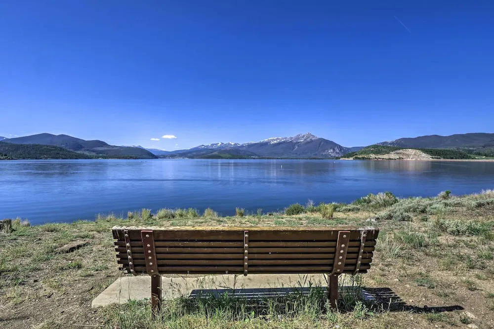 Mtn Views, Ground Floor: Rec Path and Lake Access