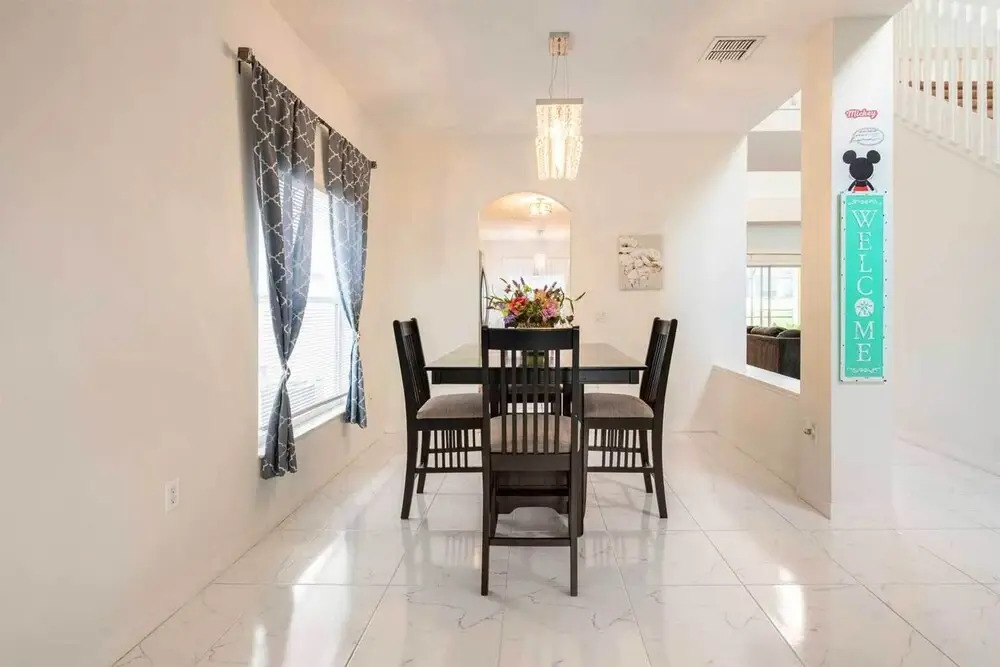 Family Home w/ Heated Pool: 9 Mi to Disney!
