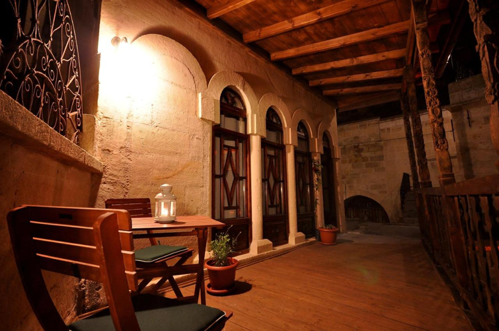 Has Cave Konak