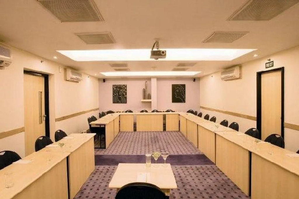 Lemon Tree Hotel, Udyog Vihar, Gurugram
