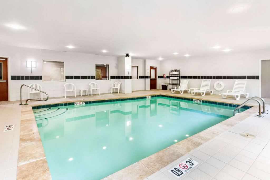 Comfort Suites Manchester near Arnold AFB