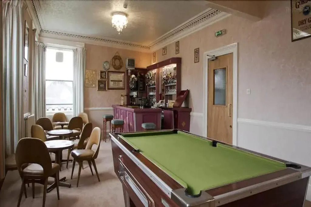 Waverley Hotel