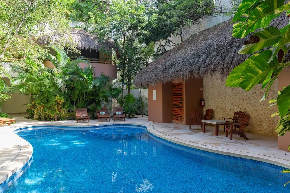 Secret Garden Oasis 3BR Penthouse
