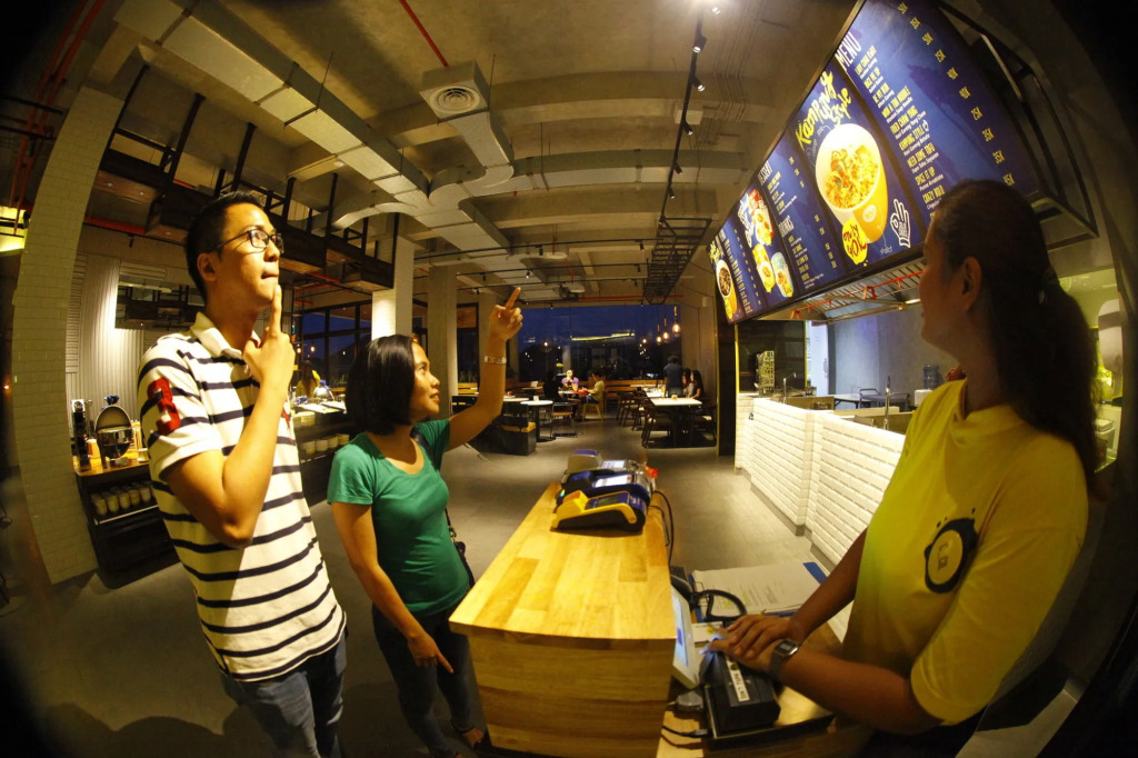 Yello Hotel Jemursari