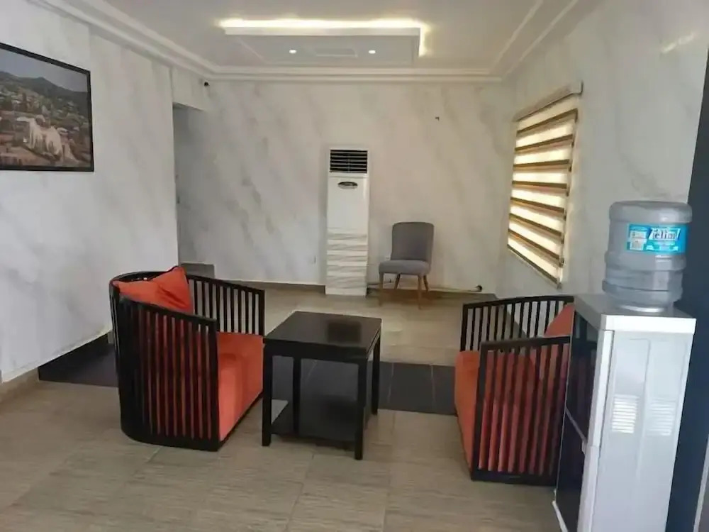 La Monde Hotel and Suites