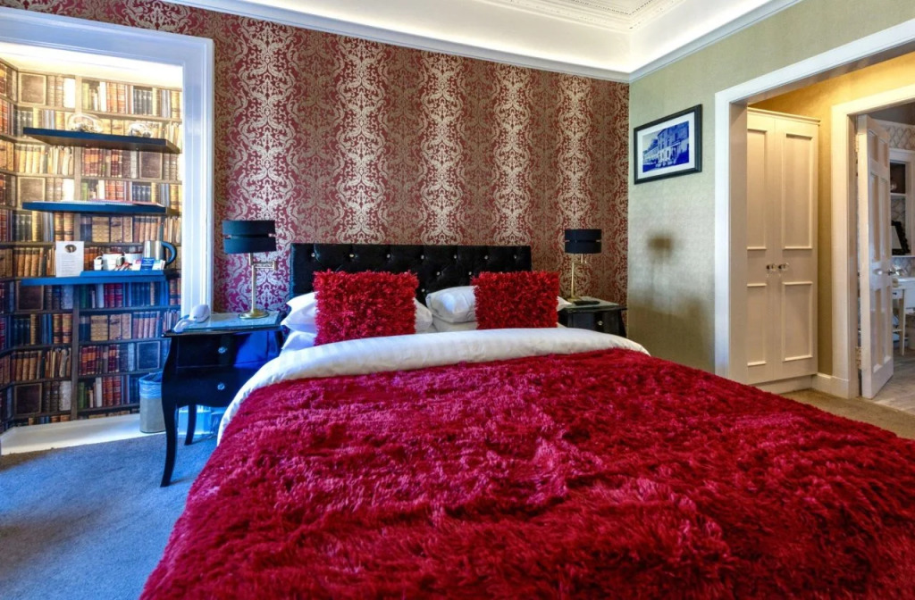 Atholl Arms Hotel