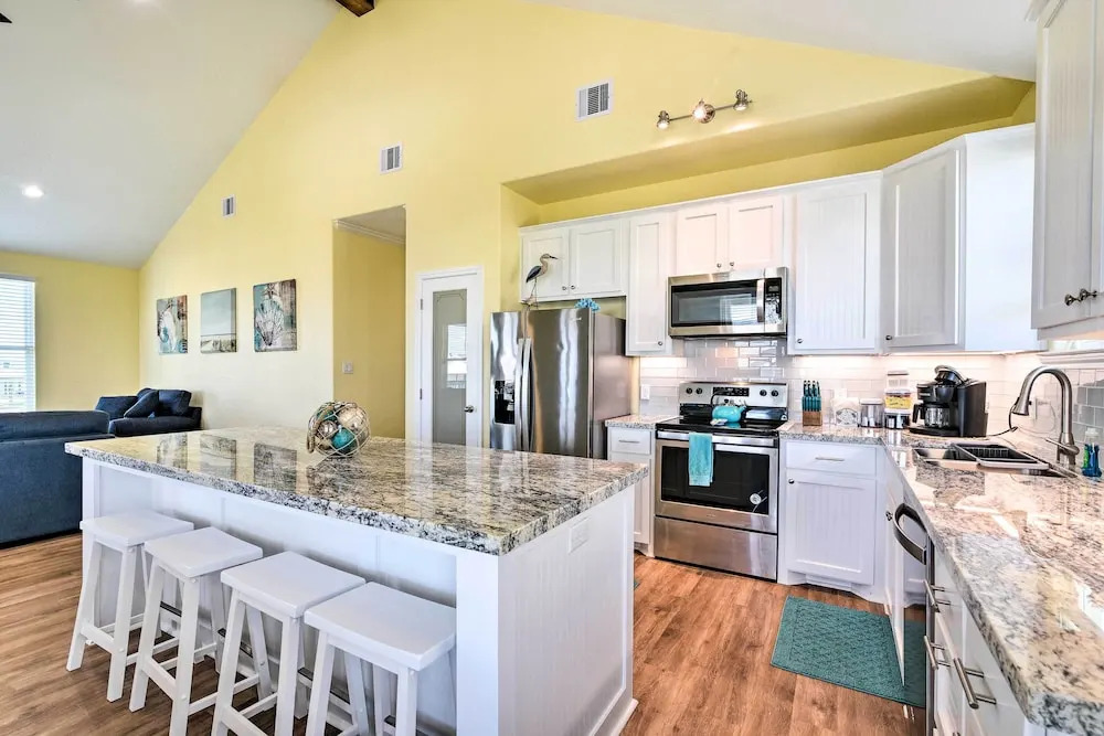 Walk to Sea Isle Beach Retreat with Deck and Patio