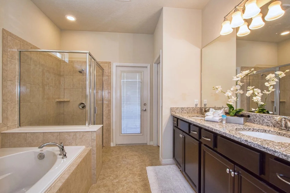 Windsor at Westside-6 Bedrooms House w/pool-3708WW