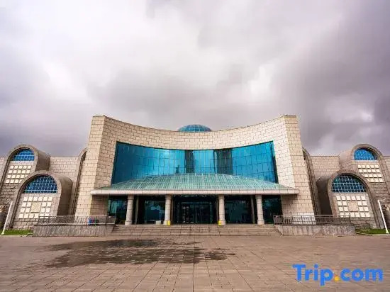 Homeinn Selected Hotel (Urumqi Convention Wuyue Plaza)