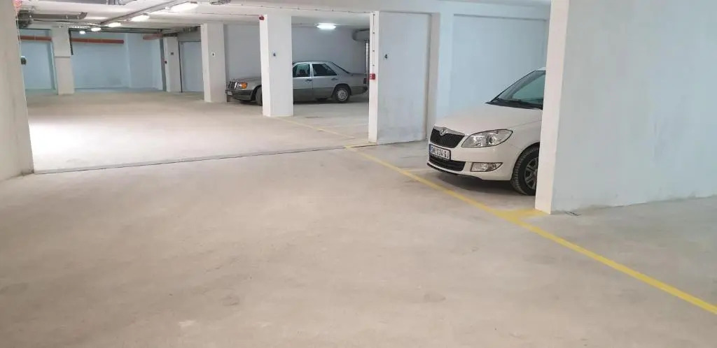 Arena BIG Luxury Apartments with free parking
