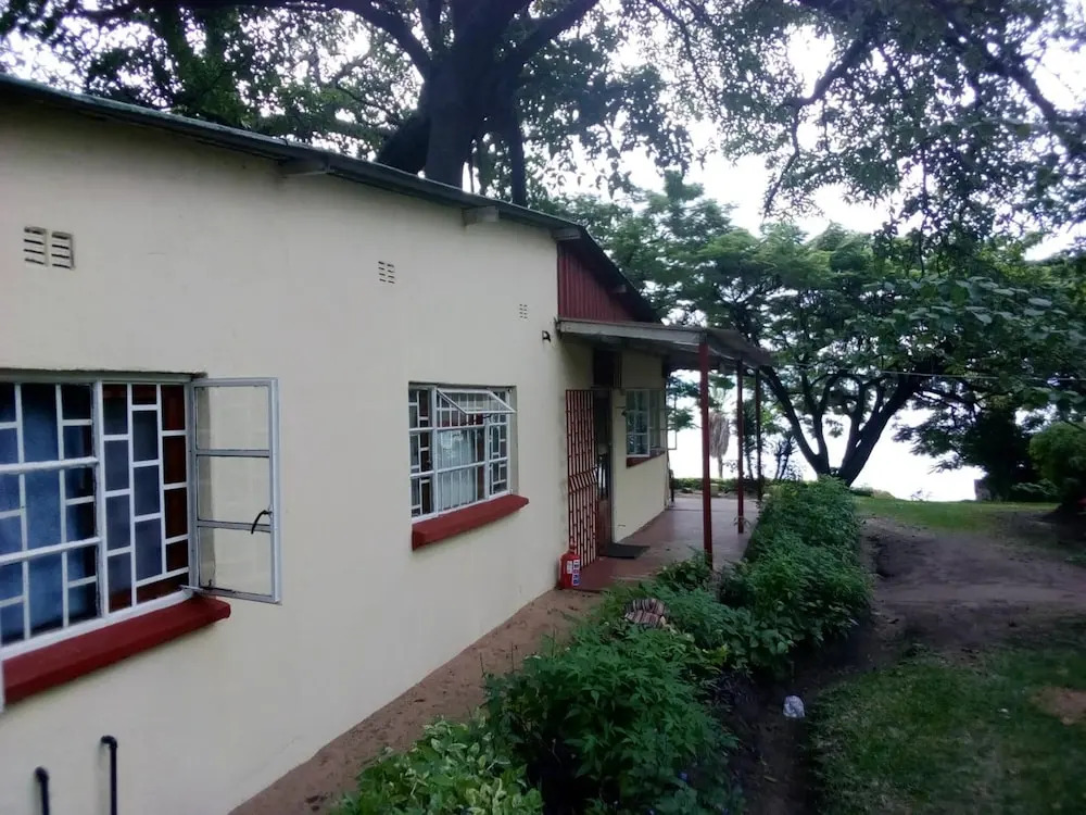 Nkhudzi Beach Lodge