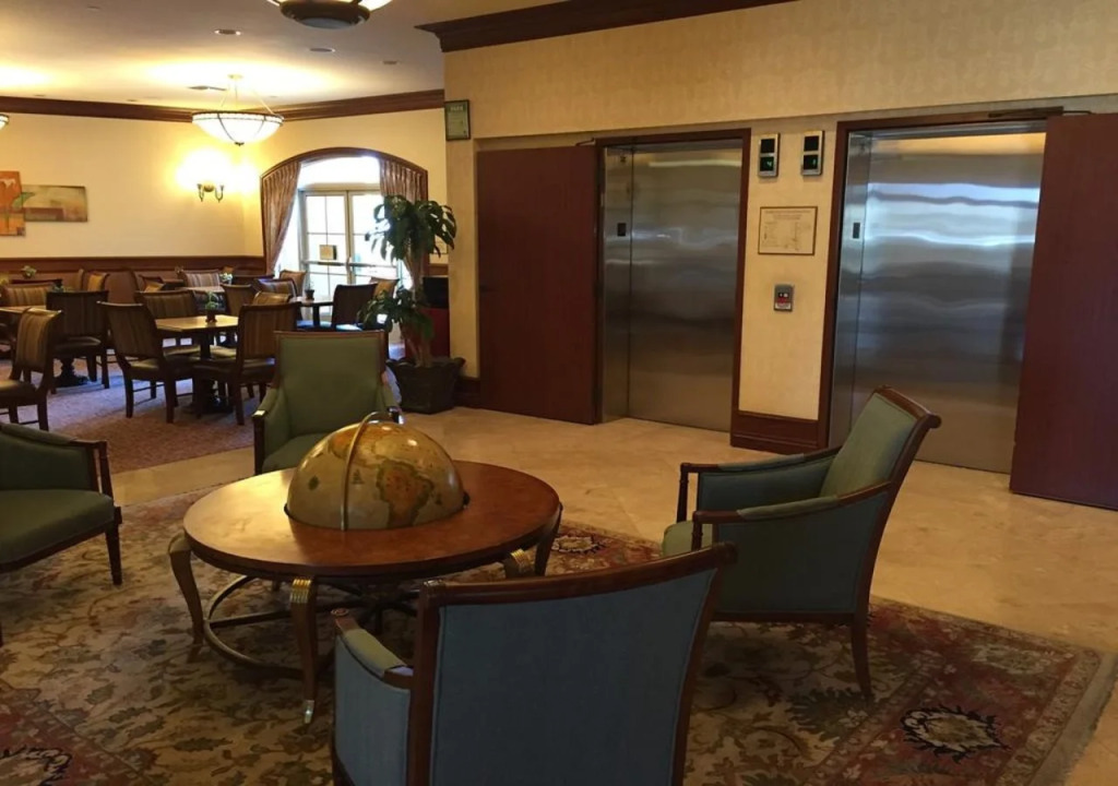 Bay Landing Hotel