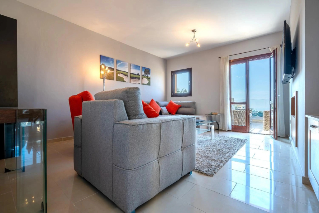 3 bedroom Villa Lania with golf course and sea views, Aphrodite Hills Resort