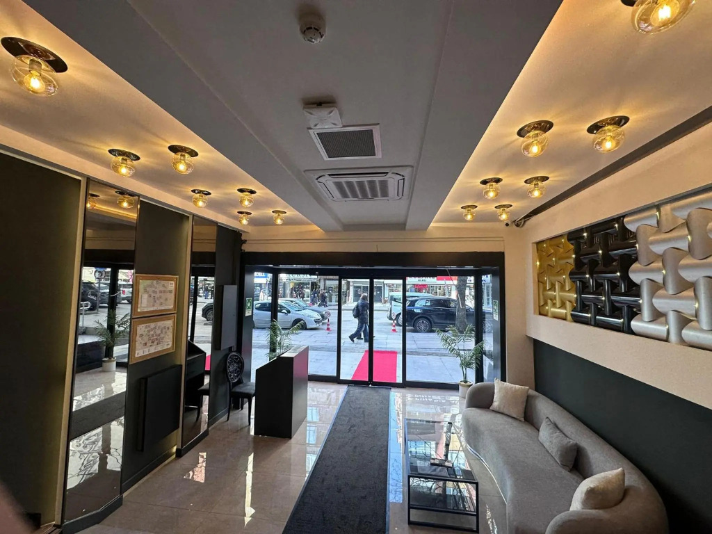 Lamore Hotel