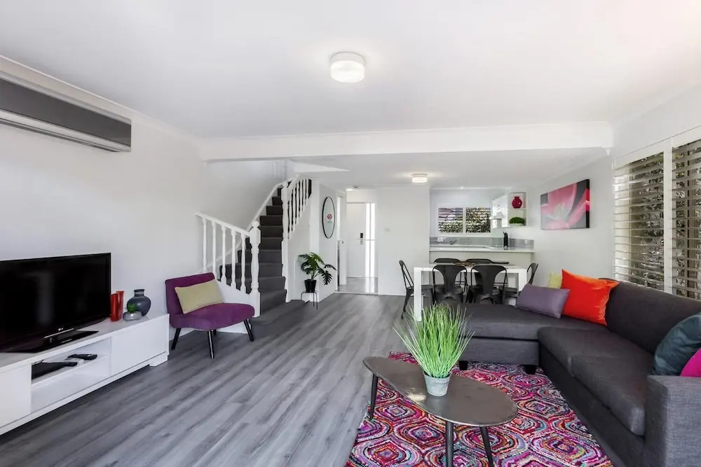 Pacific Blue Townhouse 351, 265 Sandy Point Road