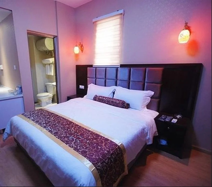 Chengdu Binfen Hotel