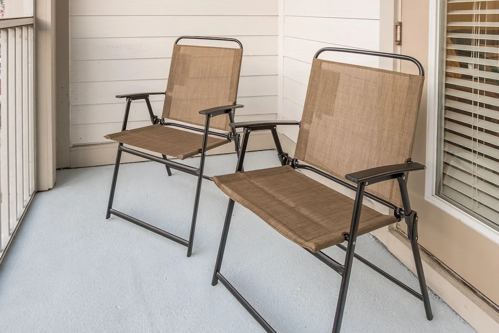 2 BR Suite with balcony by Frontdesk