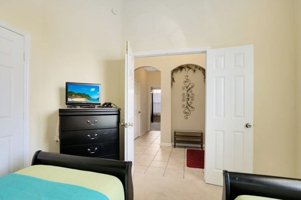 Fantastic Resort 5br House - South Facing Pool/spa 5 Bedroom Villa by RedAwning