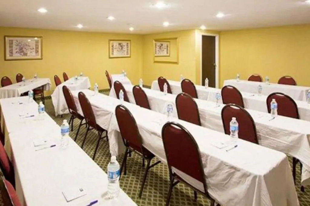 Econo Lodge Wesley Chapel I-75