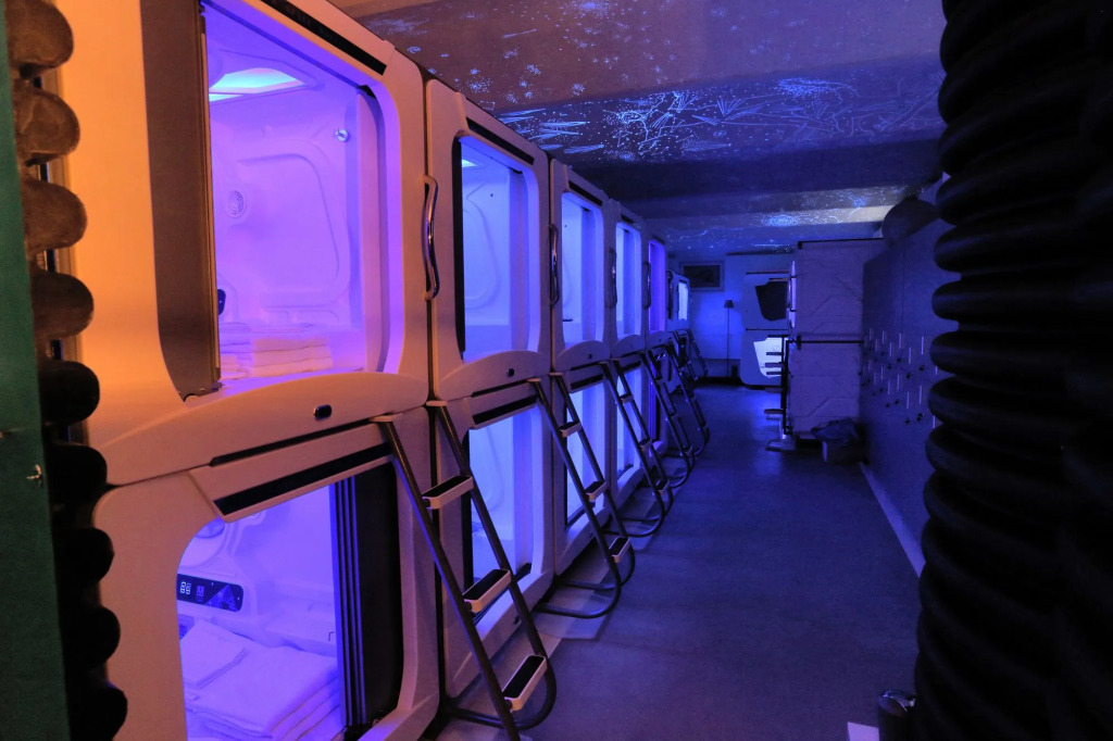 SubSpace Hostel