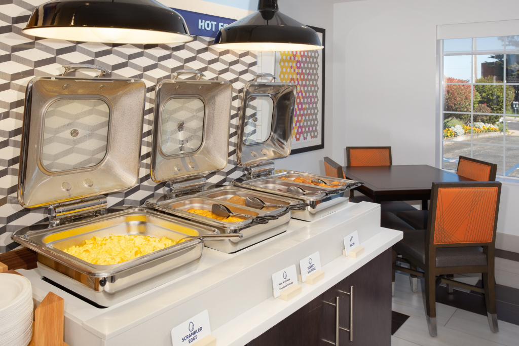Holiday Inn Express Monterey - Cannery Row by IHG