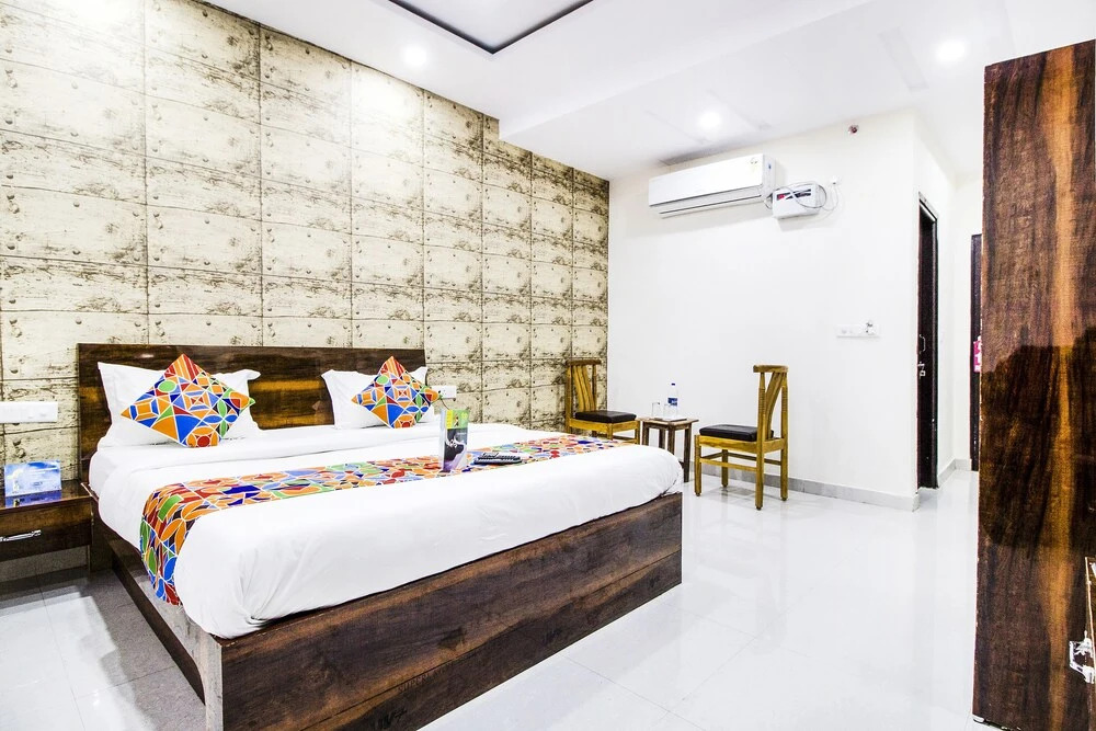 FabHotel Landmark Awadh