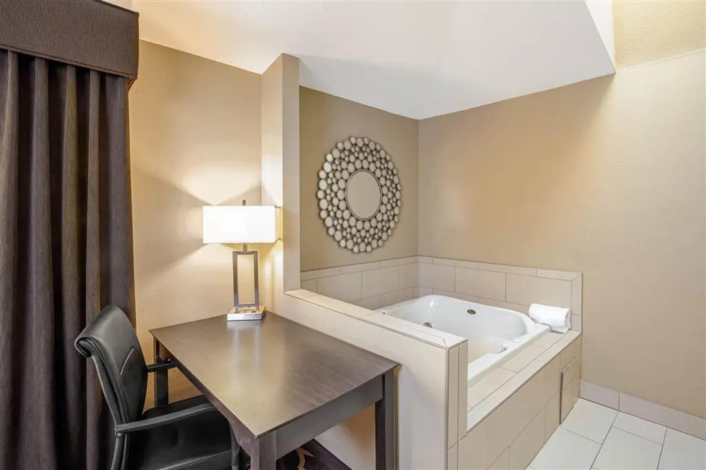 La Quinta Inn & Suites Las Vegas Tropicana