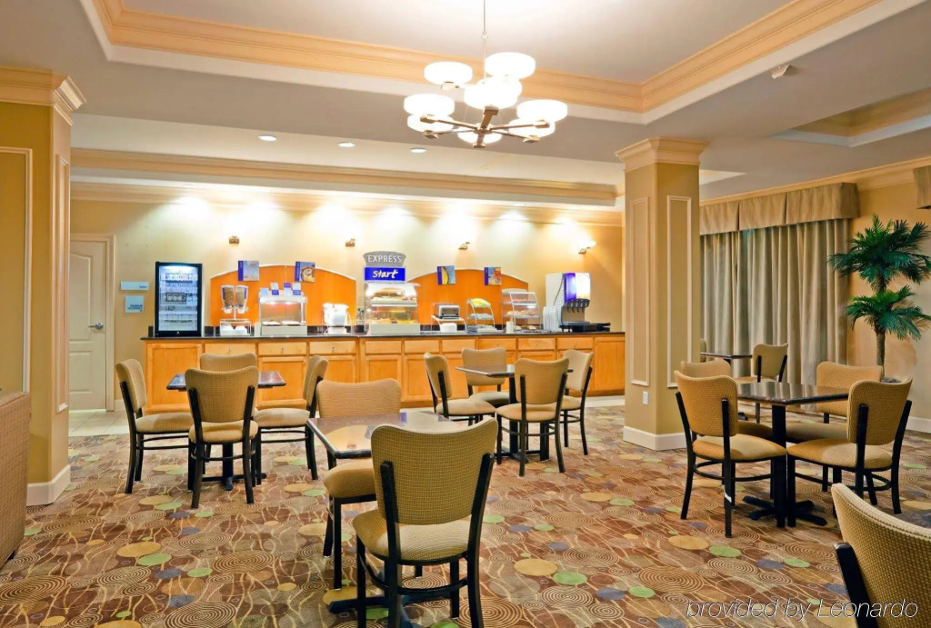 Holiday Inn Express Hotel & Suites Greenville by IHG