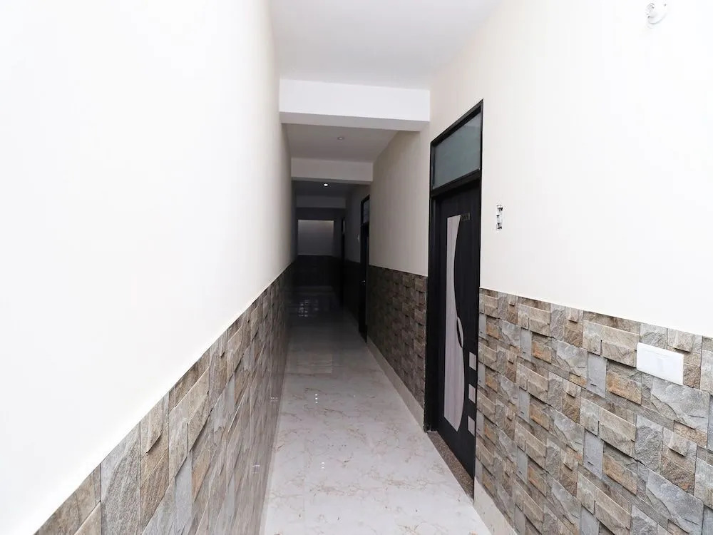 Dwarka Palace By OYO Rooms