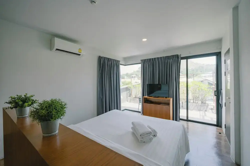 J & P Guest House