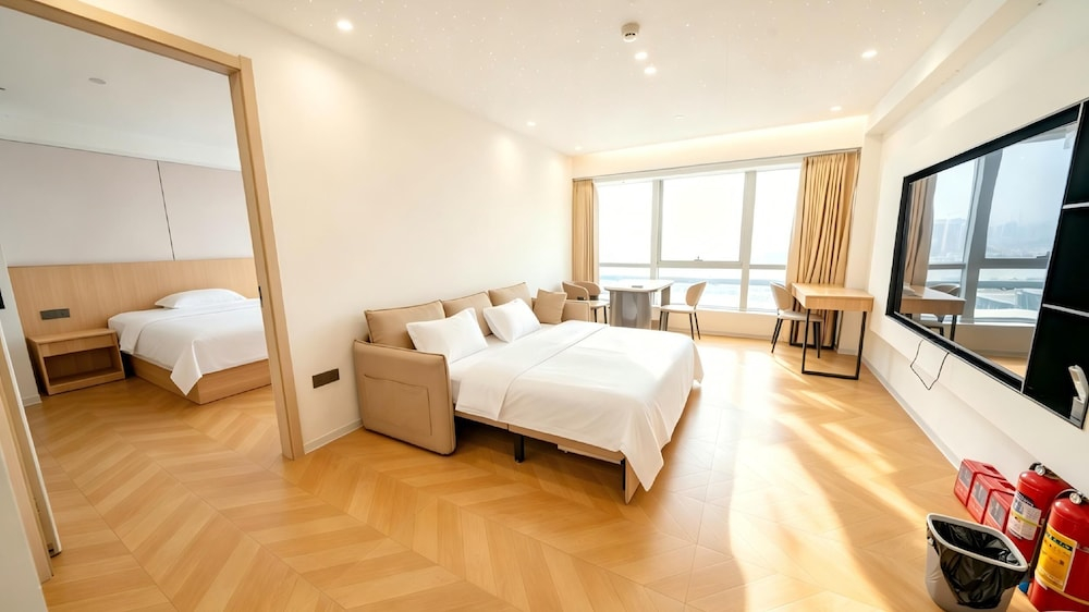 Paxin High-Altitude City View Apartment