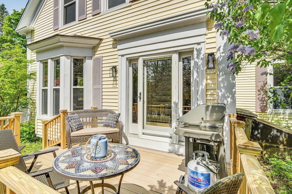 Charming Wilton Vacation Rental w/ Fire Pit