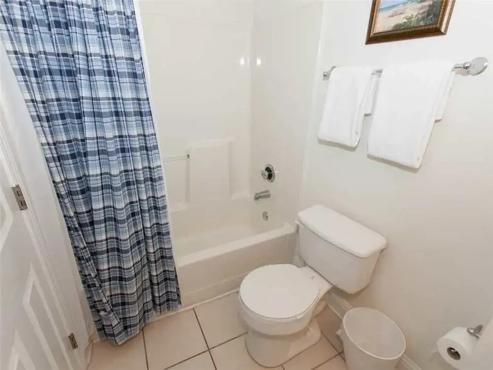 Lighthouse 304 - 3 Br condo by RedAwning