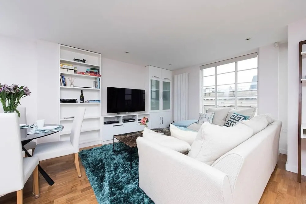 Luxurious 2 BR Apartment near Hyde Park