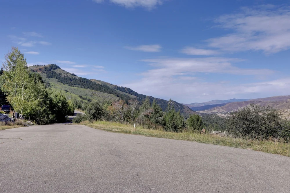 Vail 'treehouse' + Hot Tub, Sauna & Mtn Views