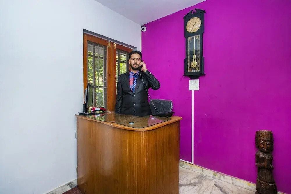 Uv Comforts By OYO Rooms