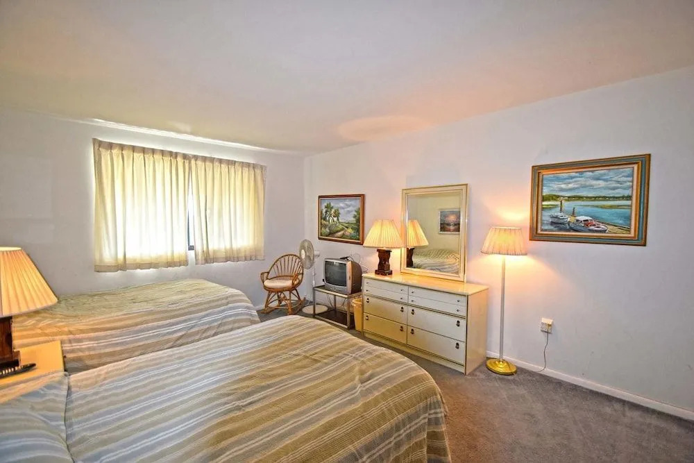 Jockey Beach 330 1 Br condo by RedAwning