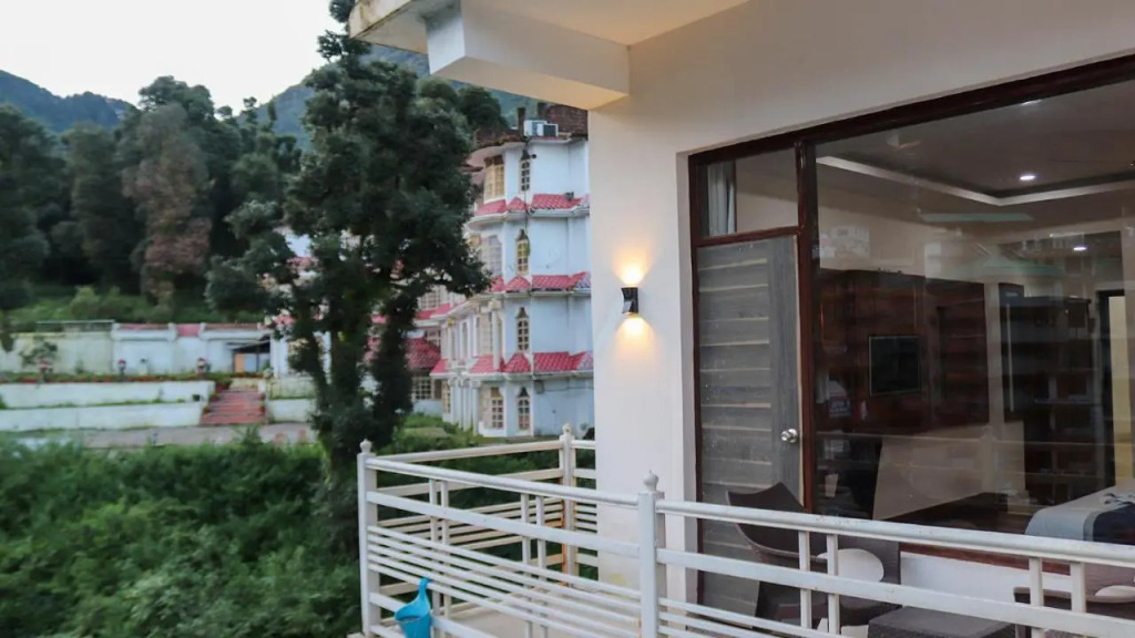 AK Continental - Mcleodganj