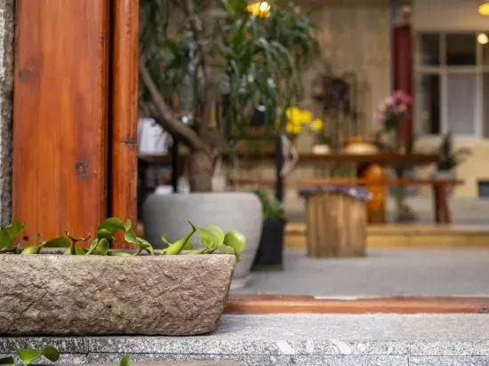 Dali Spring Four Seasons Homestay (Gucheng Nanmen Branch)