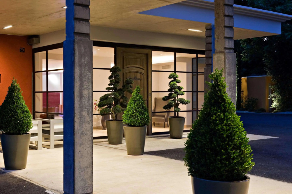 Best Western Plus Le Lavarin Avignon