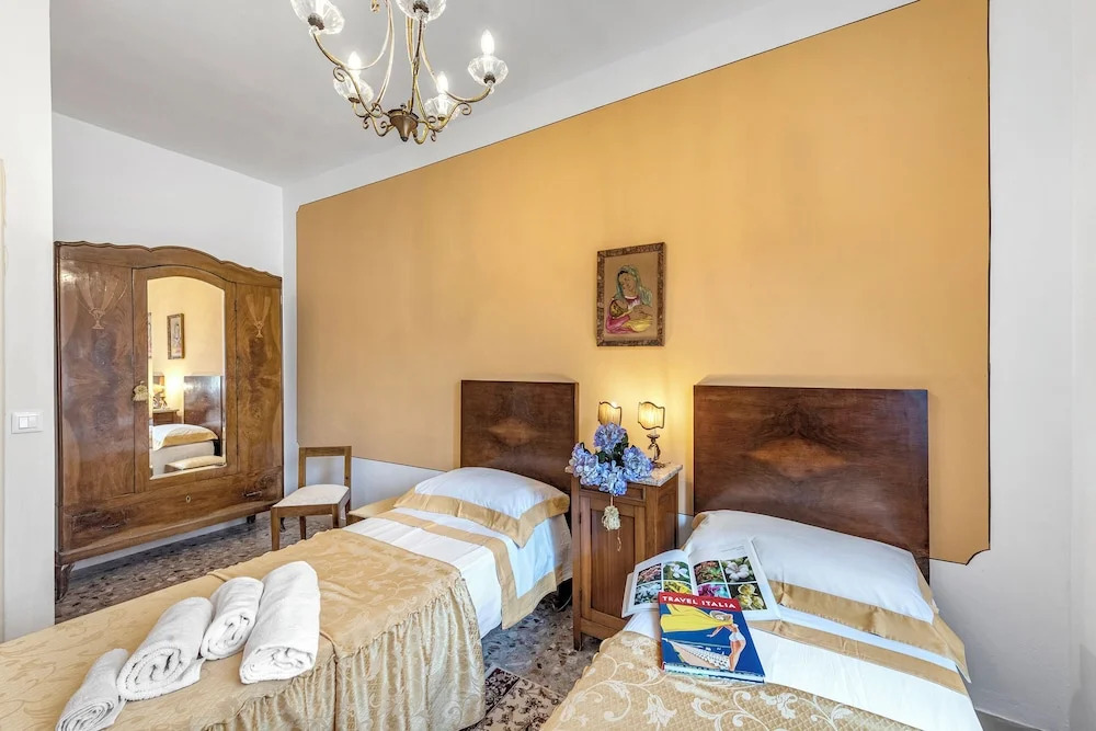 Villa Ortensie Garden with amazing view - Happy Rentals