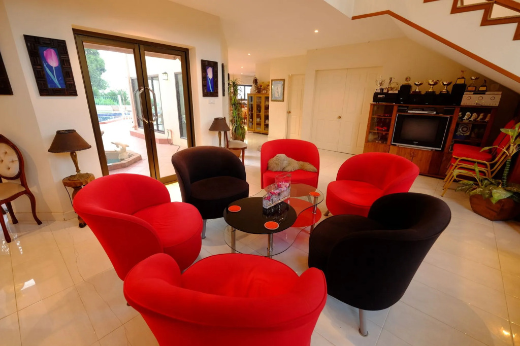 Mukdahan Manor B&B