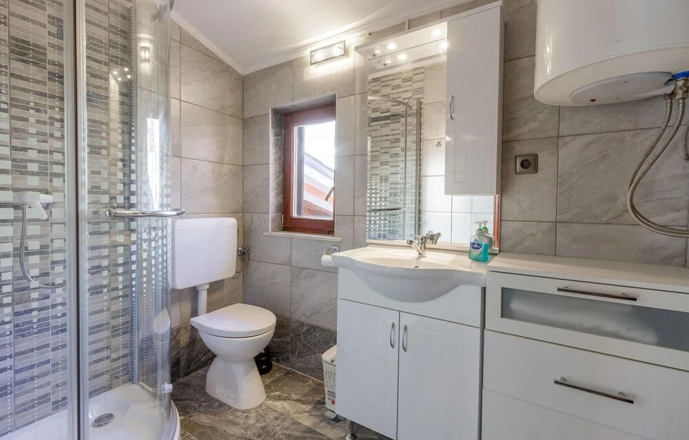 Amazing Home in Crikvenica With Wifi and 2 Bedrooms
