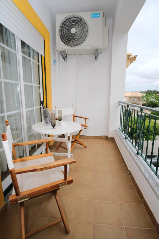 Apartamento T2 em condomínio fechado.