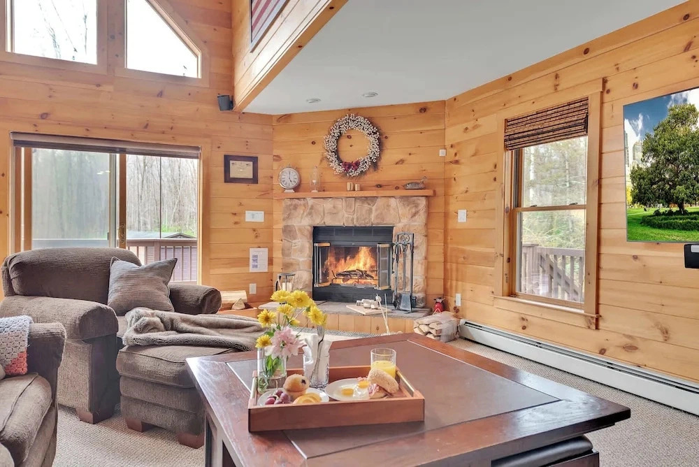 Massive Log Chalet With Hot Tub