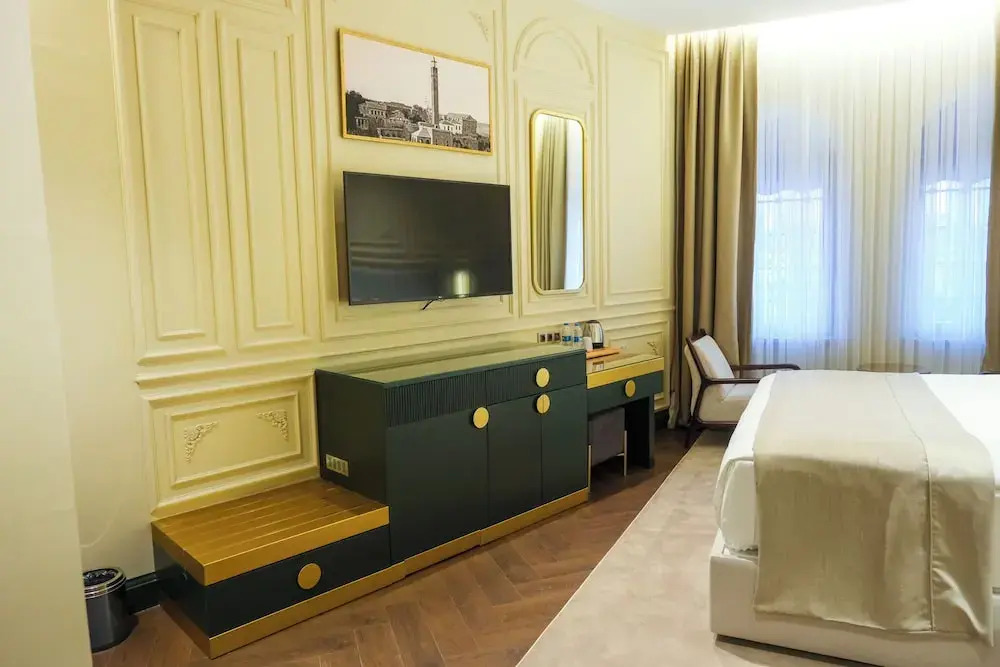 Sur Royals Hotel