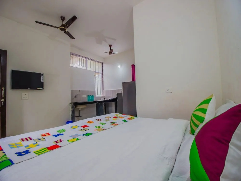 OYO 13098 Home Cozy Studio Near Uddo Beach