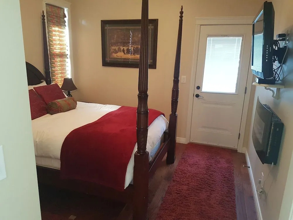 Woodside Inn